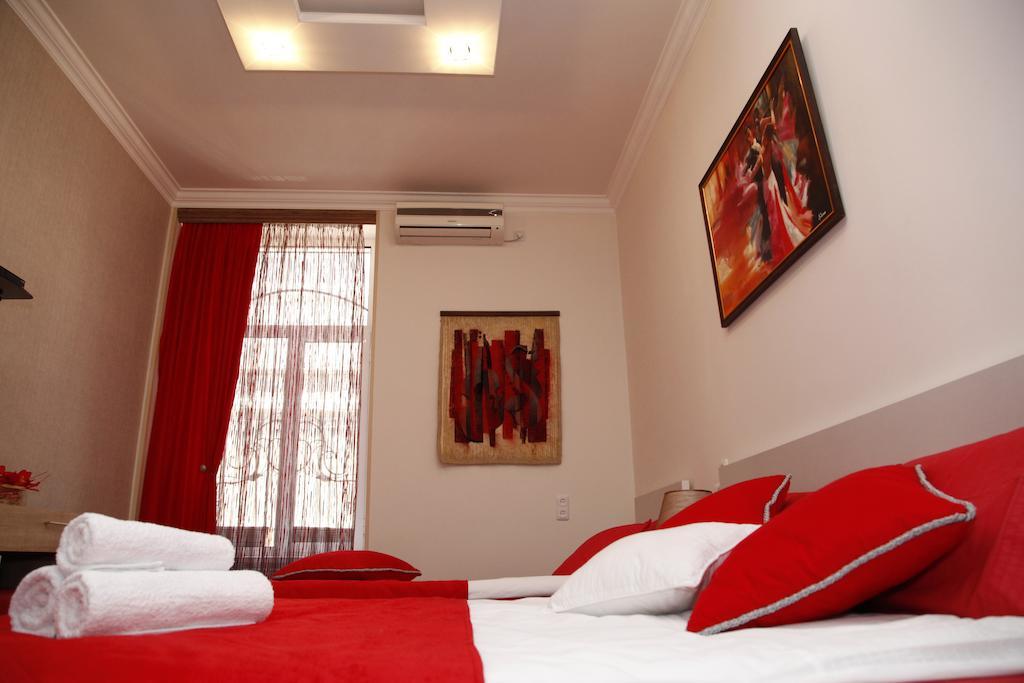 Azoyan Guest House 예레반 외부 사진