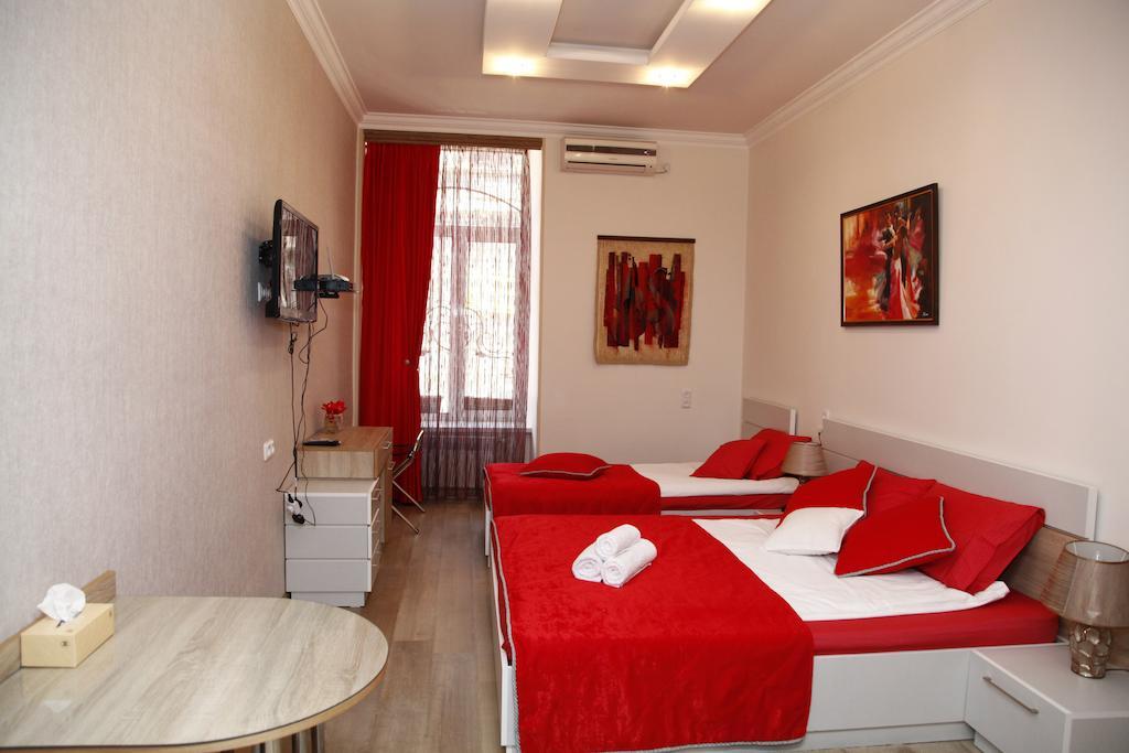 Azoyan Guest House 예레반 객실 사진
